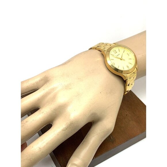 Timex Women's Watch TW2V36000 Quartz Gold Stainless Steel 32mm - Picture 4 of 13
